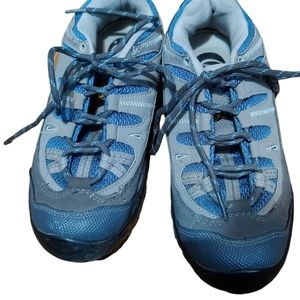 Absolute Zero blue hiking sneakers with Vibram soles size 9